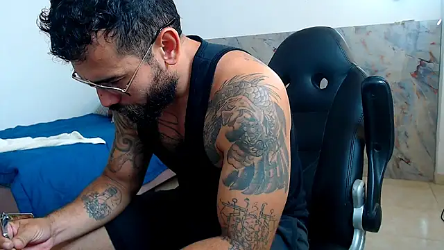 Snapshot of hanz_col chatting on November 2025 10:37:01 AM hanz col online show from November 2025 10:37:01 AM