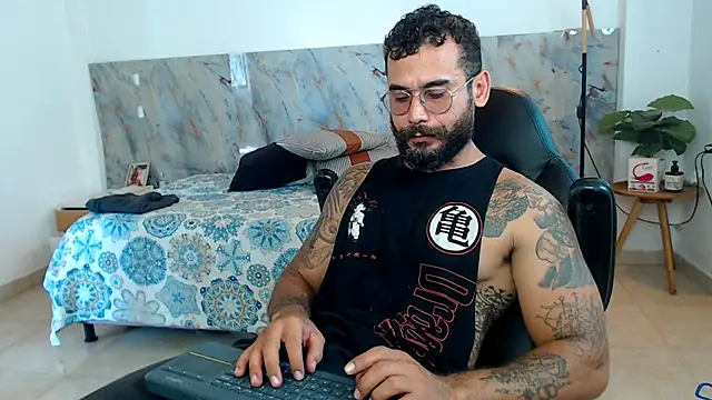 Snapshot of hanz_col chatting on November 2025 01:39:02 PM hanz col online show from November 2025 01:39:02 PM