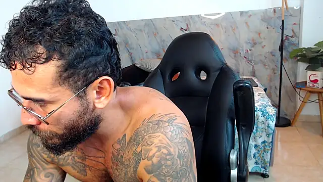 Snapshot of hanz_col chatting on November 2025 03:34:01 AM hanz col online show from November 2025 03:34:01 AM