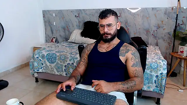 Snapshot of hanz_col chatting on November 2025 02:43:02 AM hanz col online show from November 2025 02:43:02 AM