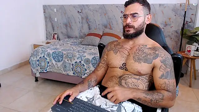 Snapshot of hanz_col chatting on November 2025 01:16:01 AM hanz col online show from November 2025 01:16:01 AM