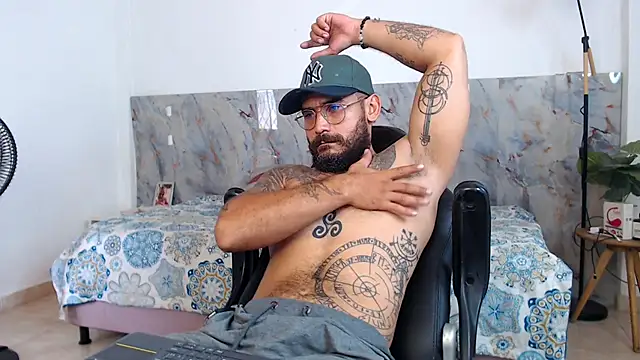 Snapshot of hanz_col chatting on November 2025 02:17:01 PM hanz col online show from November 2025 02:17:01 PM