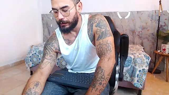 Snapshot of hanz_col chatting on November 2025 11:57:02 AM hanz col online show from November 2025 11:57:02 AM