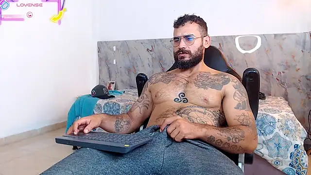 Snapshot of hanz_col chatting on November 2025 11:42:02 PM hanz col online show from November 2025 11:42:02 PM