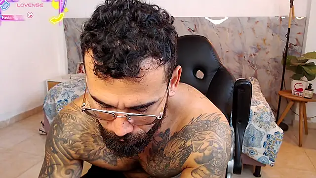 Snapshot of hanz_col chatting on December 2025 11:48:01 AM hanz col online show from December 2025 11:48:01 AM