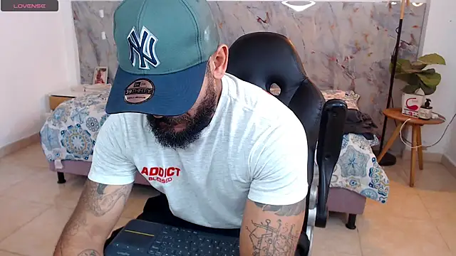 Snapshot of hanz_col chatting on December 2025 03:43:01 PM hanz col online show from December 2025 03:43:01 PM