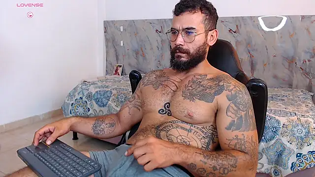 Snapshot of hanz_col chatting on December 2025 10:46:02 AM hanz col online show from December 2025 10:46:02 AM