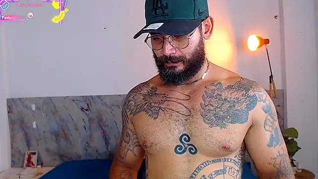 Snapshot of hanz_col chatting on December 2025 03:55:01 AM hanz col online show from December 2025 03:55:01 AM