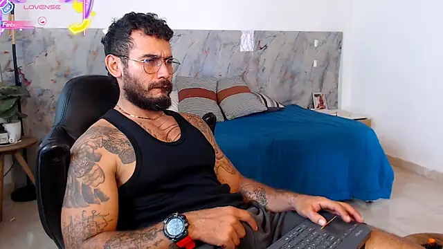 Snapshot of hanz_col chatting on December 2025 03:31:01 PM hanz col online show from December 2025 03:31:01 PM