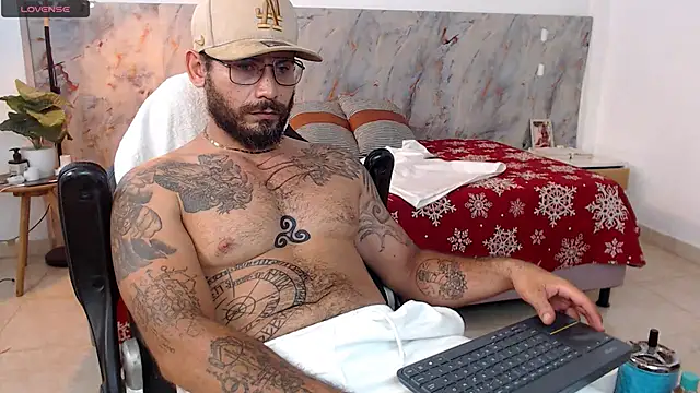 Snapshot of hanz_col chatting on January 2026 01:53:01 AM hanz col online show from January 2026 01:53:01 AM