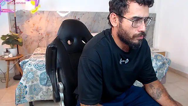 Snapshot of hanz_col chatting on January 2026 04:47:01 AM hanz col online show from January 2026 04:47:01 AM