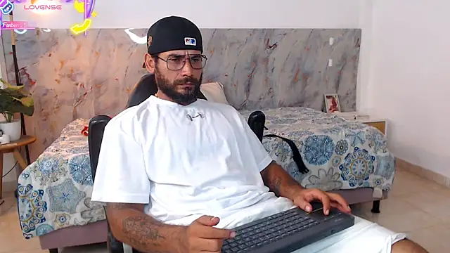 Snapshot of hanz_col chatting on January 2026 02:39:02 AM hanz col online show from January 2026 02:39:02 AM