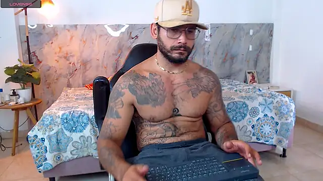 Snapshot of hanz_col chatting on January 2026 03:27:01 PM hanz col online show from January 2026 03:27:01 PM