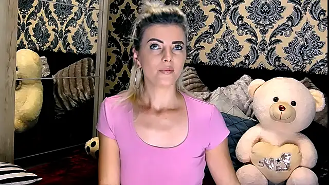 Snapshot of Aly_girl1 chatting on December 2024 10:14:01 AM Aly girl1 online show from December 2024 10:14:01 AM