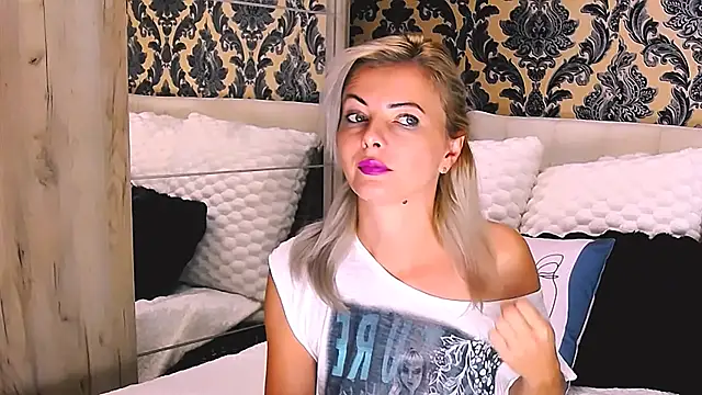 Snapshot of Aly_girl1 chatting on September 2025 06:24:02 AM Aly girl1 online show from September 2025 06:24:02 AM