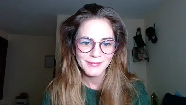 Snapshot of Hanny_24 chatting on December 2024 09:14:01 AM Hanny 24 online show from December 2024 09:14:01 AM