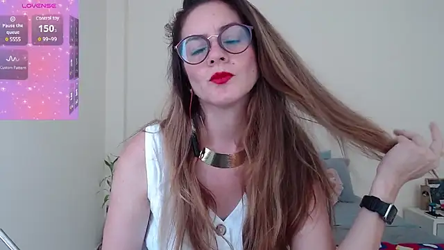 Snapshot of Hanny_24 chatting on February 2025 06:38:01 PM Hanny 24 online show from February 2025 06:38:01 PM