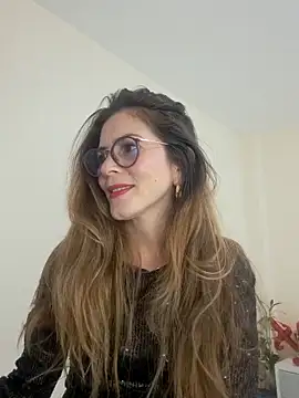 Snapshot of Hanny_24 chatting on February 2025 01:00:02 AM Hanny 24 online show from February 2025 01:00:02 AM