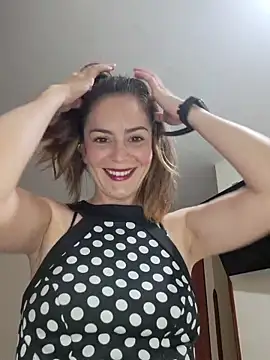 Snapshot of Hanny_24 chatting on January 2026 02:32:02 PM Hanny 24 online show from January 2026 02:32:02 PM