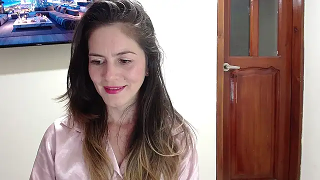 Snapshot of Hanny_24 chatting on February 2026 11:06:01 PM Hanny 24 online show from February 2026 11:06:01 PM