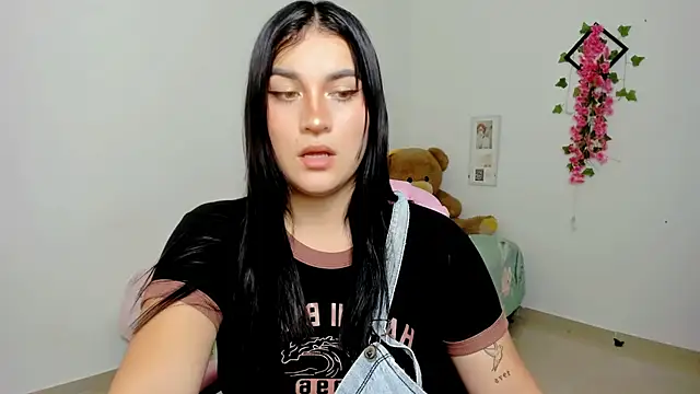 Emic  online show from March 2025 06:29:01 PM