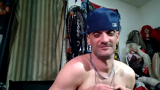 Snapshot of slinginbigD chatting on March 2026 05:52:01 AM slinginbigD online show from March 2026 05:52:01 AM