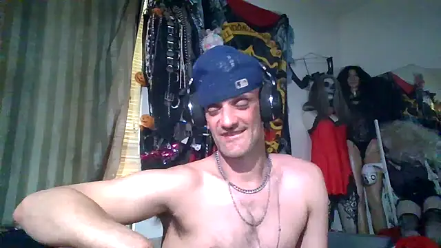 Snapshot of slinginbigD chatting on March 2026 08:59:02 PM slinginbigD online show from March 2026 08:59:02 PM