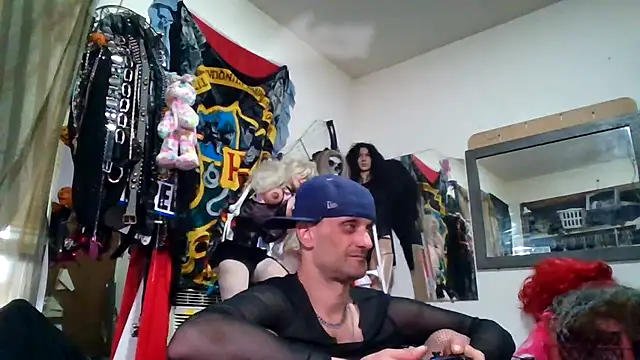 Snapshot of slinginbigD chatting on March 2026 04:14:01 PM slinginbigD online show from March 2026 04:14:01 PM