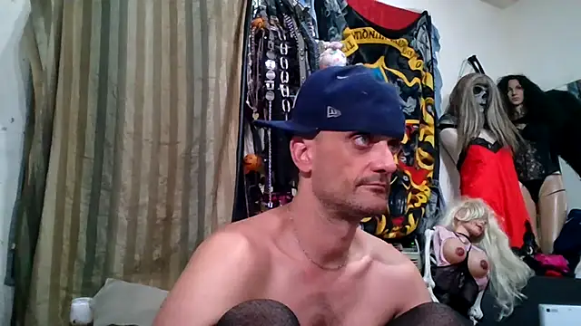 Snapshot of slinginbigD chatting on March 2026 11:27:02 AM slinginbigD online show from March 2026 11:27:02 AM