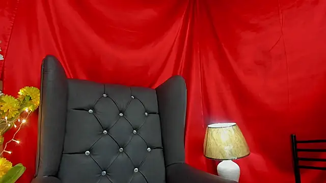 Snapshot of Little_Ivy chatting on January 2025 05:42:02 PM Little Ivy online show from January 2025 05:42:02 PM