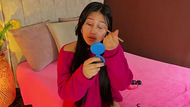 Snapshot of Little_Ivy chatting on October 2025 07:24:02 PM Little Ivy online show from October 2025 07:24:02 PM