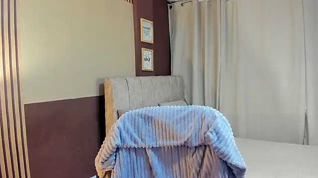 Little Ivy online show from April 2026 07:15:01 PM