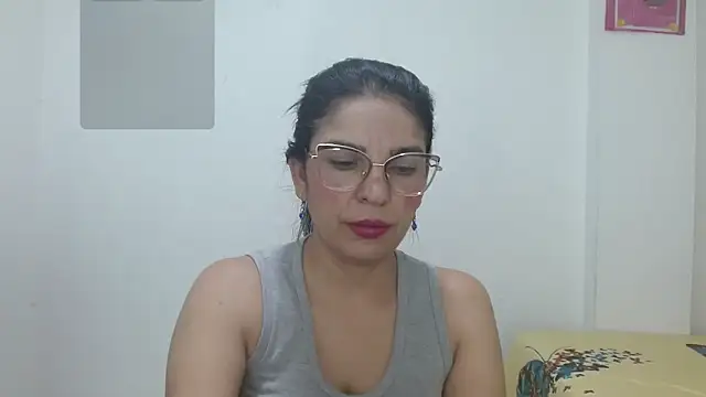 Snapshot of anybellucci43 chatting on December 2024 03:32:01 AM anybellucci43 online show from December 2024 03:32:01 AM