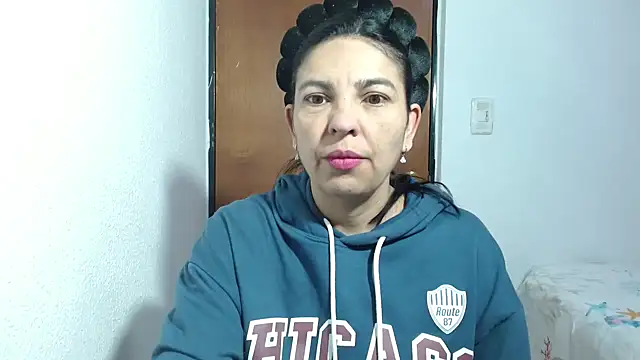 Snapshot of anybellucci43 chatting on November 2025 12:04:01 PM anybellucci43 online show from November 2025 12:04:01 PM