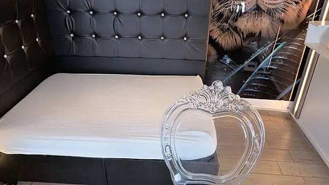 Bruja  Scarlata online show from February 2026 12:22:02 AM