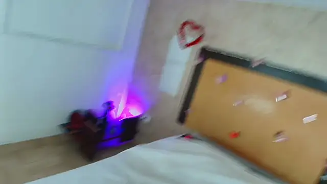 mialopez52 online show from April 2026 06:02:01 PM