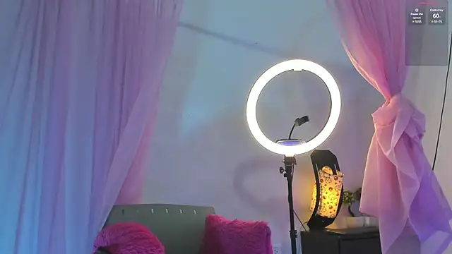 Snapshot of Monica_lopez chatting on January 2025 07:29:02 PM Monica lopez online show from January 2025 07:29:02 PM