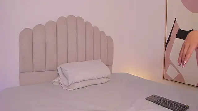 valerysantos  online show from May 2026 12:12:01 PM