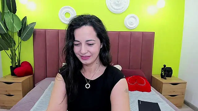 Linda Insatiable online show from May 2026 01:33:02 AM