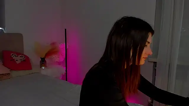 Laura Leee online show from February 2025 06:25:02 AM