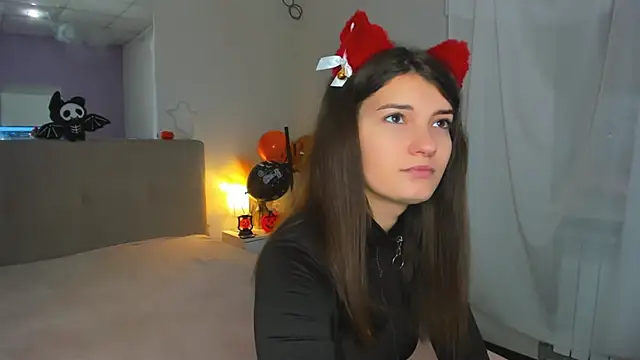 Laura Leee online show from October 2025 06:28:02 AM