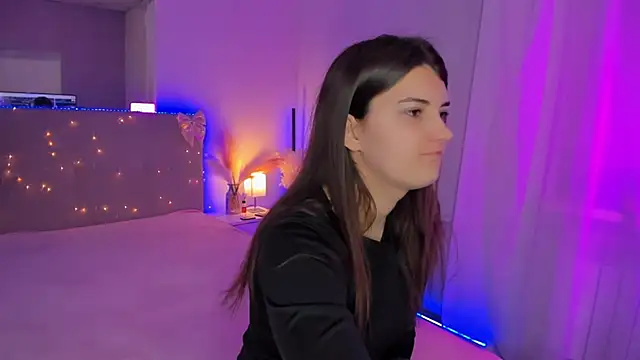 Laura Leee online show from April 2026 05:15:01 AM