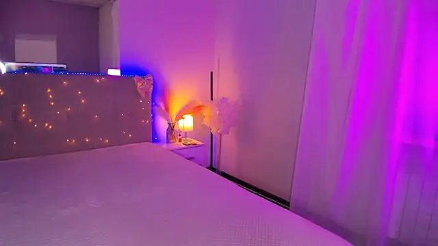 Laura Leee online show from April 2026 04:57:02 AM