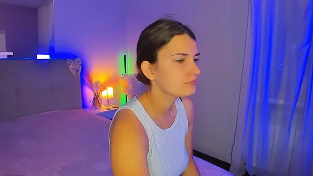 Laura Leee online show from July 2026 05:03:01 AM