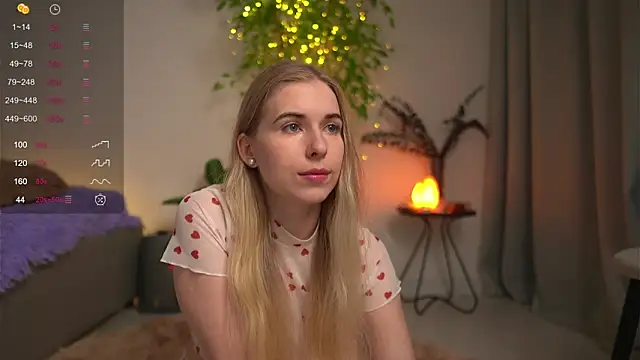 Snapshot of lorrie_love_story chatting on December 2024 02:17:02 PM lorrie love story online show from December 2024 02:17:02 PM