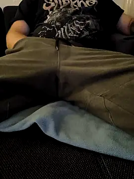 OdinWolf1990 online show from November 2025 03:55:01 PM