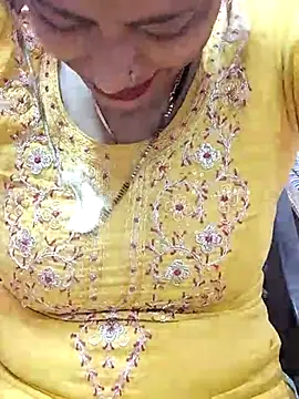 Snapshot of Urmila_bhabhii chatting on March 2025 03:19:01 AM Urmila bhabhii online show from March 2025 03:19:01 AM