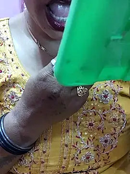 Snapshot of Urmila_bhabhii chatting on March 2025 09:13:02 AM Urmila bhabhii online show from March 2025 09:13:02 AM