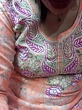 Snapshot of Urmila_bhabhii chatting on March 2025 03:47:02 PM Urmila bhabhii online show from March 2025 03:47:02 PM