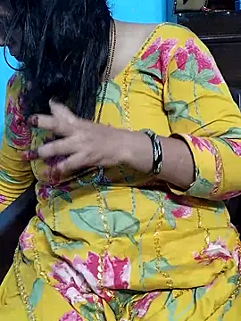 Snapshot of Urmila_bhabhii chatting on September 2025 01:38:02 PM Urmila bhabhii online show from September 2025 01:38:02 PM